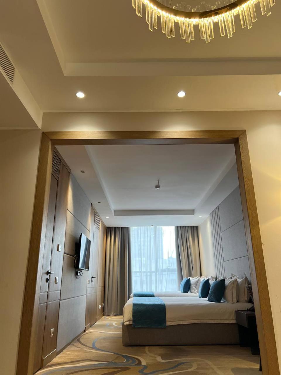 Sofia International Hotel Бишкек Экстерьер фото