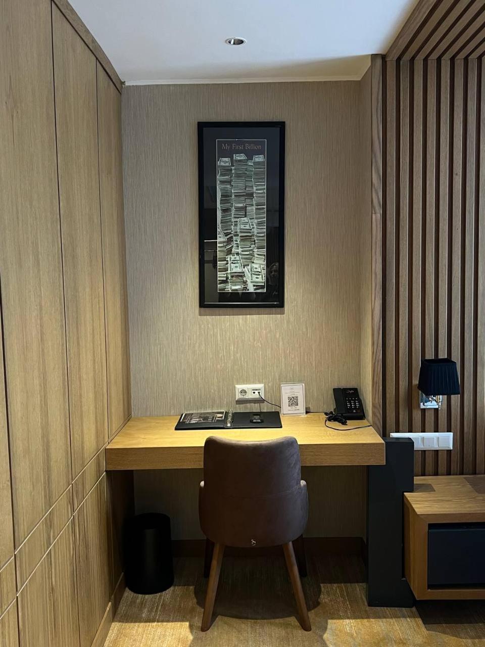 Sofia International Hotel Бишкек Экстерьер фото